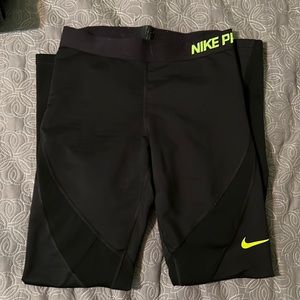 Black and green Nike leggings